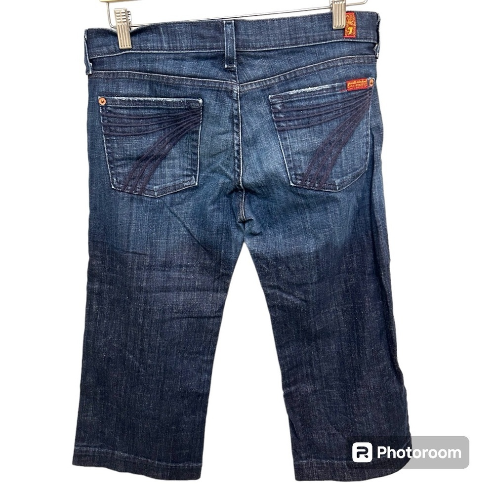 7FAM Dojo Capri Size 28 Dark Wash EUC N0602